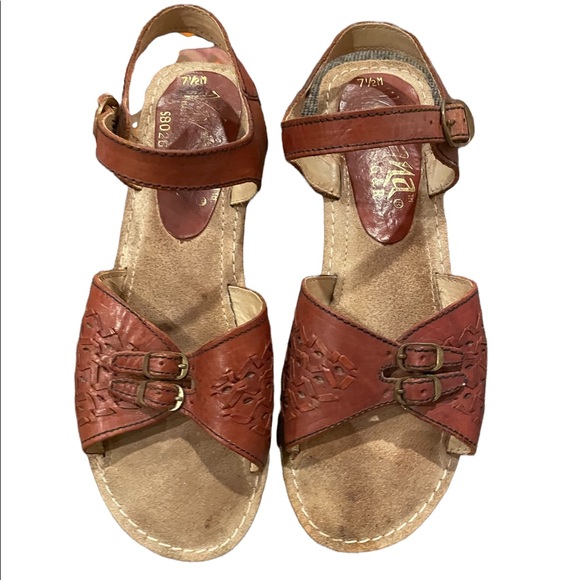 Vintage Viviana G&R Brown worn distressed Leather sandals - Picture 1 of 13